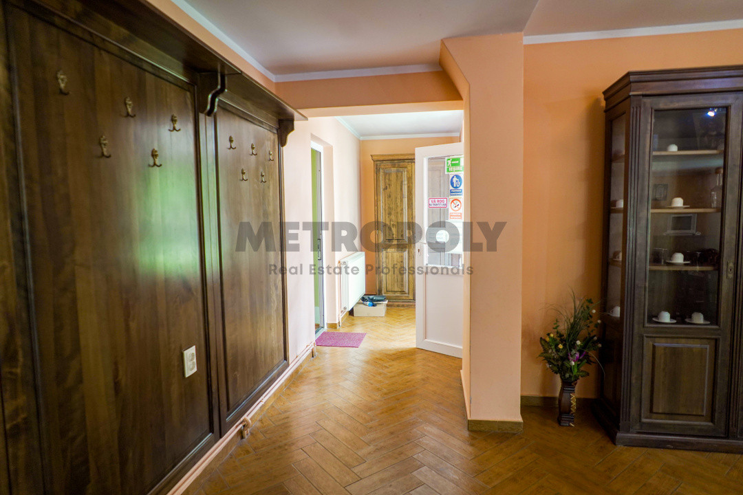 Proprietate Gura Râului – 853 mp teren, 320 mp utili, pensiune sau casa locuit