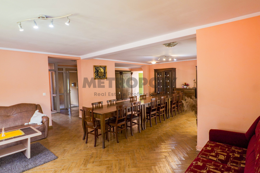 Proprietate Gura Râului – 853 mp teren, 320 mp utili, pensiune sau casa locuit
