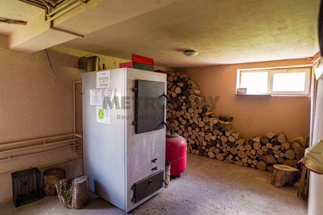 Proprietate Gura Râului – 853 mp teren, 320 mp utili, pensiune sau casa locuit
