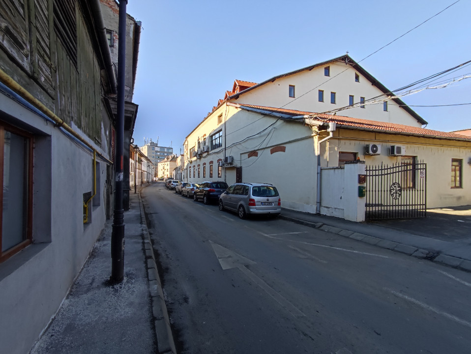 Cladire in centrul Sibiului, 1100 mpu - birouri - clinica - comercial 